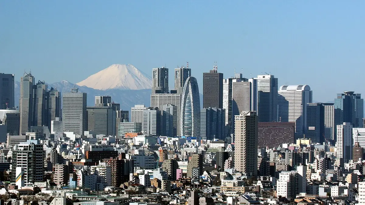 Japan typhoon: Evacuations ordered in Tokyo as Dujuan threatens floods and landslides
